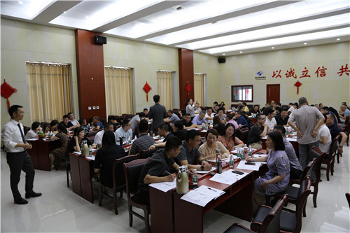 集团公司举办中高层暨业务骨干“重塑责任心，赢在执行力”专题培训活动